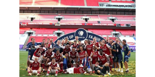 Arsenal F.C. vyhraje FA Cup, jak si přeje